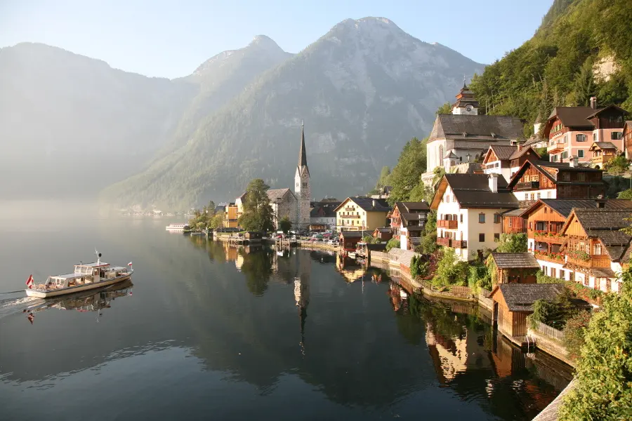 slide hallstatt mit schiff